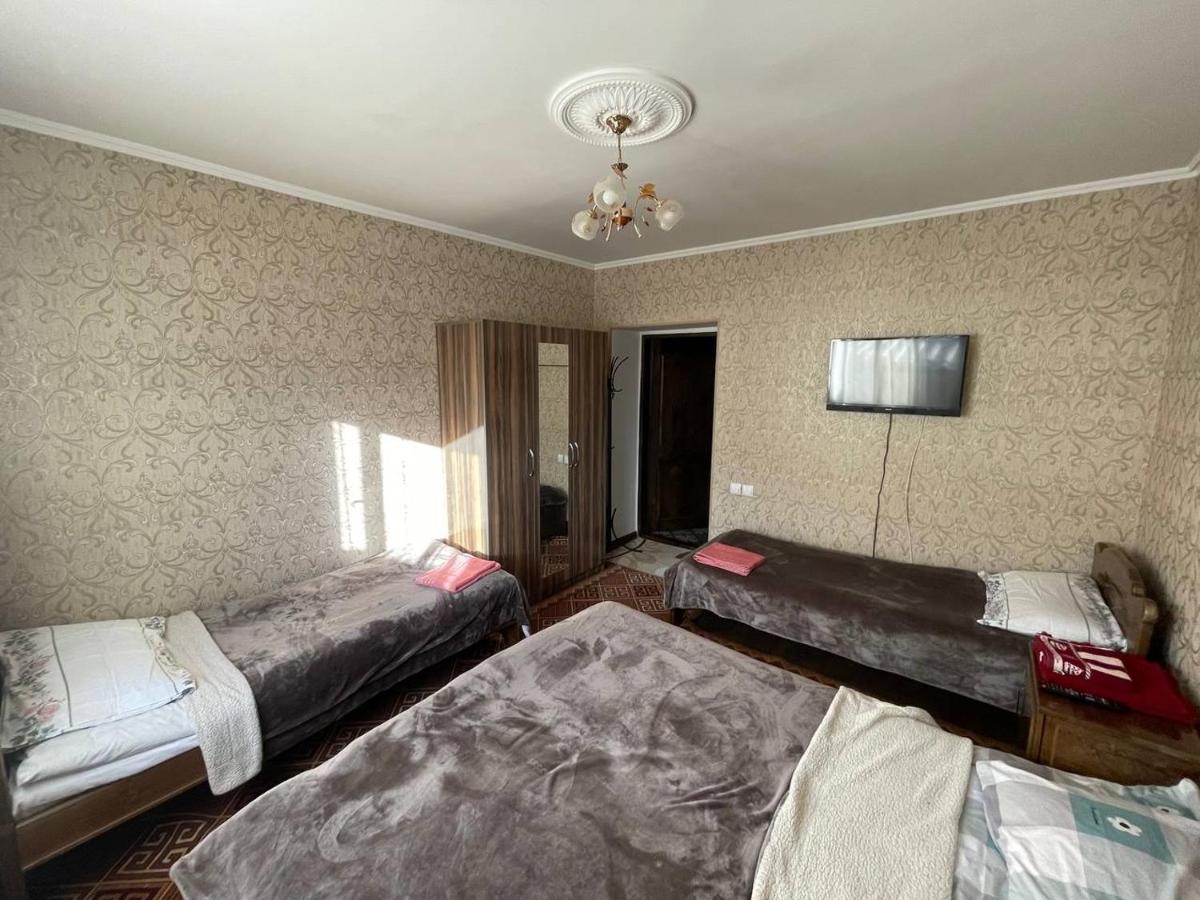 Guest House Eles Karakol Exterior photo