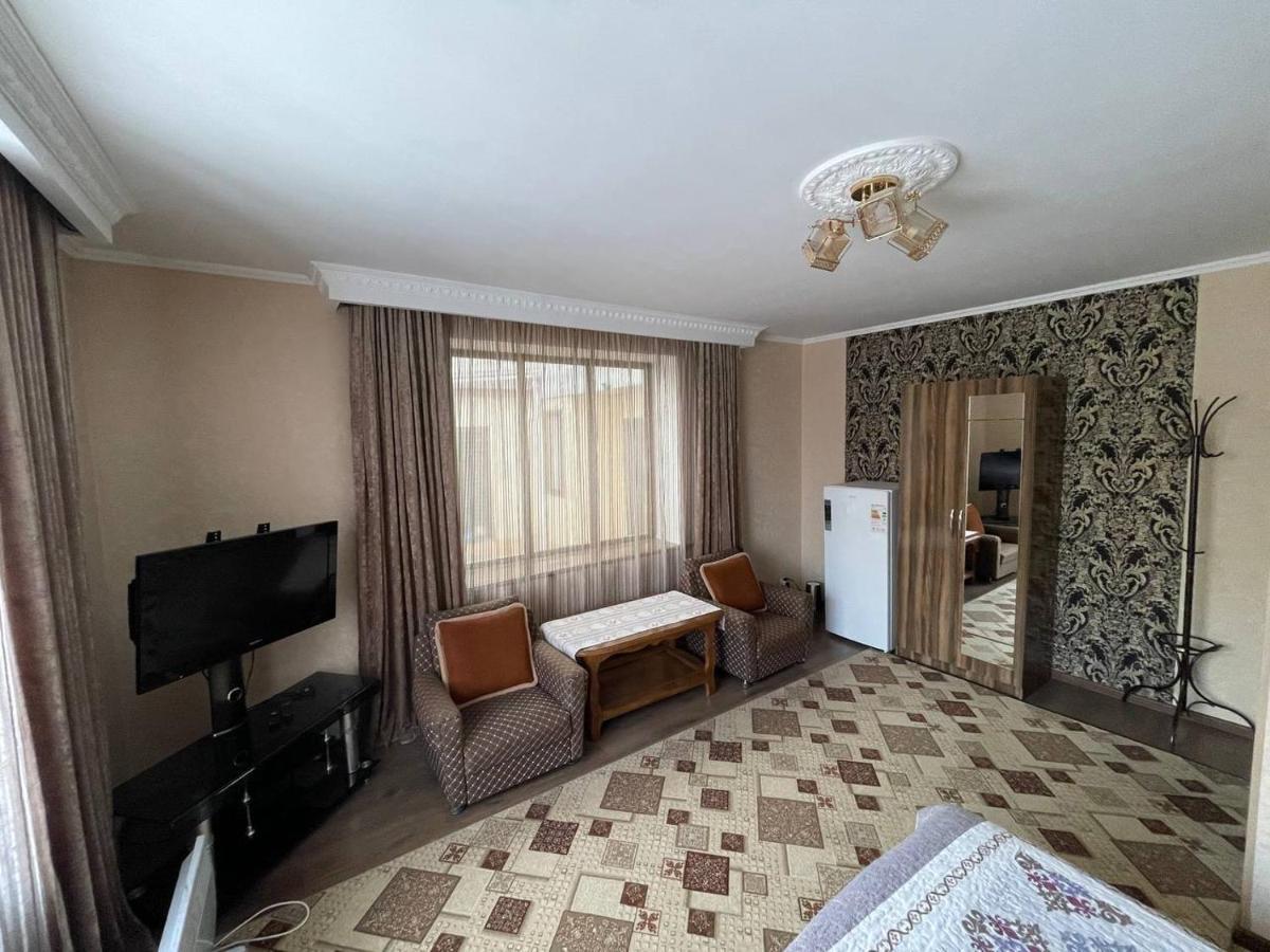 Guest House Eles Karakol Exterior photo