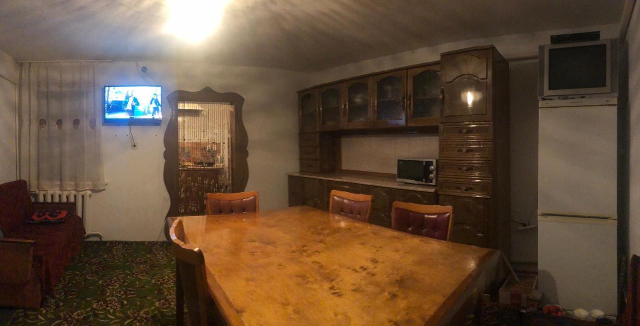 Guest House Eles Karakol Exterior photo